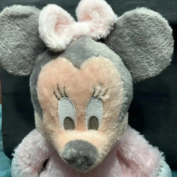 Disney toys/ Disney parks Minnie Mouse rattle plush - Picture 4 of 9